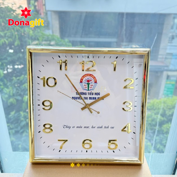 Đồng hồ vuông mạ kim quà tặng doanh nghiệp cao cấp