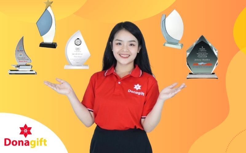 Vì sao nên chọn mua kỷ niệm chương thủy tinh tại Donagift?