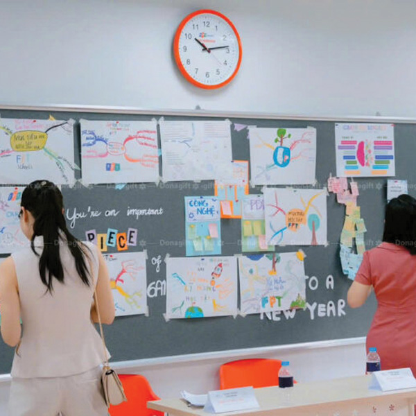 Mẫu Đồng Hồ Treo Tường FPT Polytechnic In Logo Sắc Nét