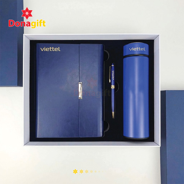 Bộ quà tặng Setgift Bình Sổ Bút Viettel – DonaGift với bình giữ nhiệt, sổ tay da và bút kim loại.