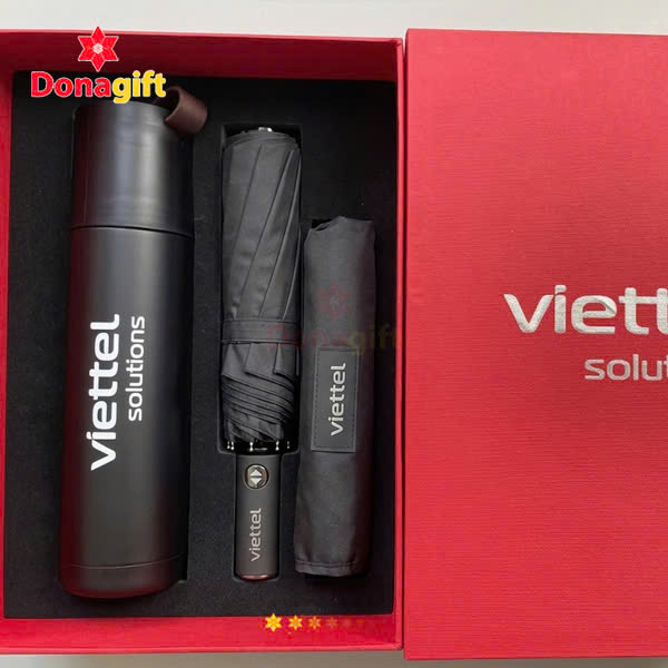 Quà tặng doanh nghiệp Viettel – bình và ô dù in logo đẹp