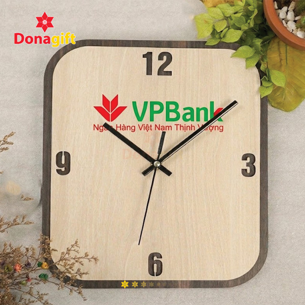 Đồng hồ khung chữ nhật VPBank treo tường thiết kế hiện đại