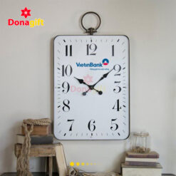 Đồng hồ treo tường khung chữ nhật Vietinbank mẫu mới ấn tượng