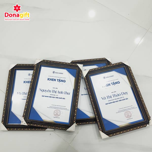 bang-vinh-danh-08