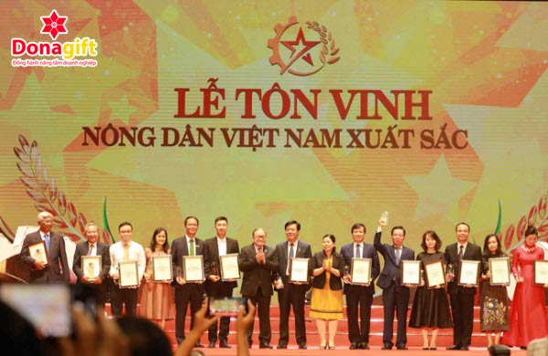 bang-vinh-danh-13
