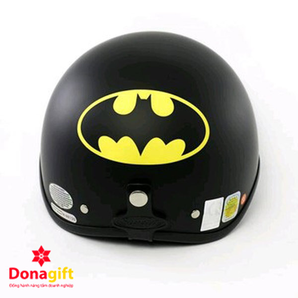 Thiết kế mũ bảo hiểm Batman cá tính, thời trang