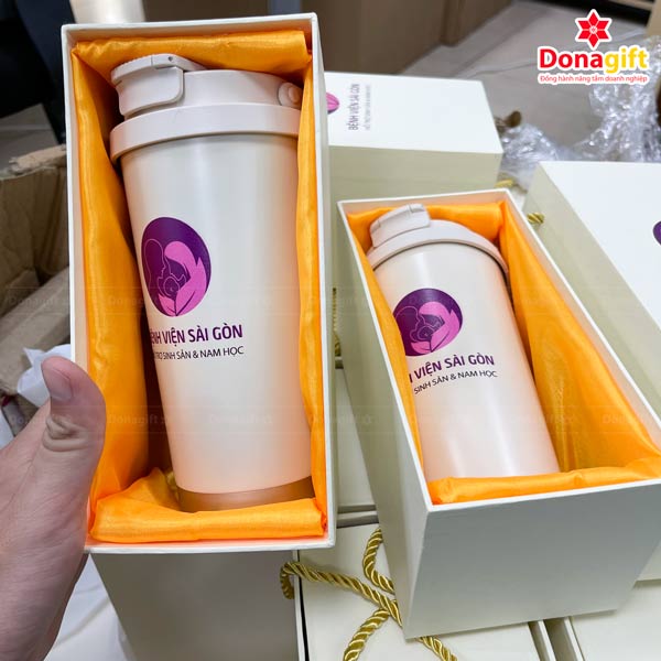 qua-tang-doanh-nghiep-doc-dao-01