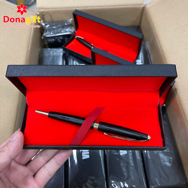 qua-tang-doi-tac-04