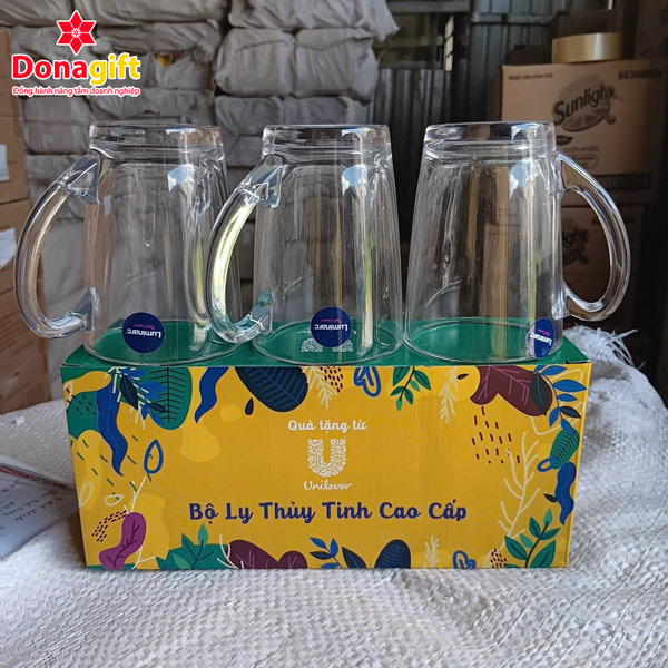 Bô ly thủy tinh có quai đơn giản