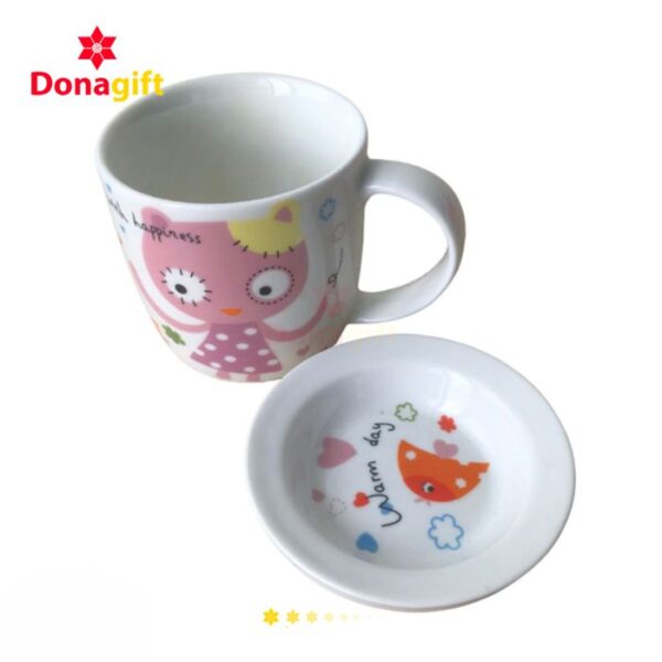 Ly sứ Bát Tràng in hình dễ thương