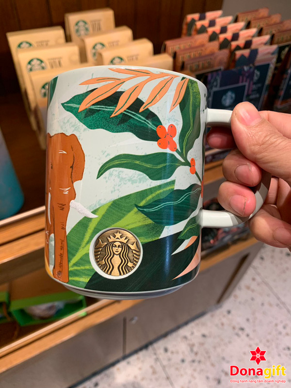 ly-su-starbucks-02