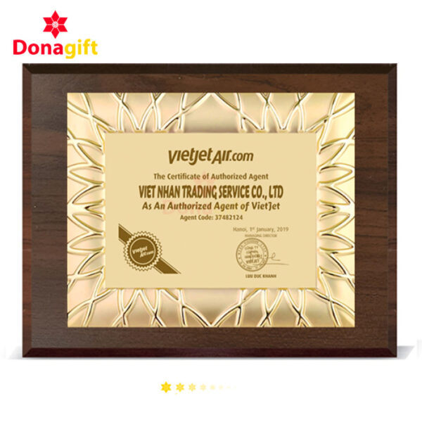 Bảng vinh danh mạ vàng