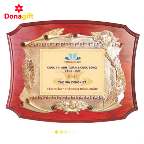 Bảng vinh danh gỗ mạ vàng