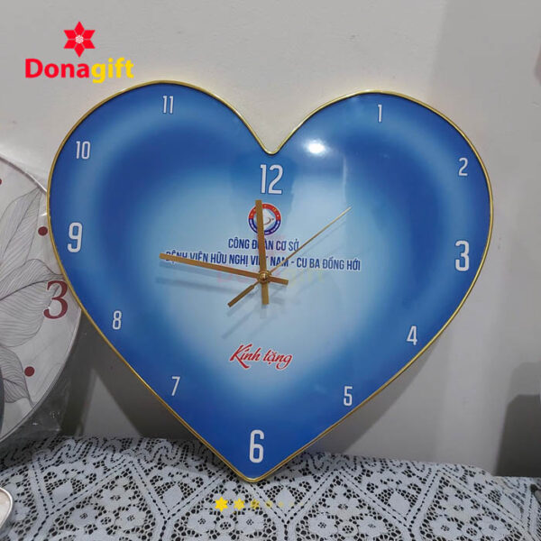 Đồng hồ tráng gương trái tim