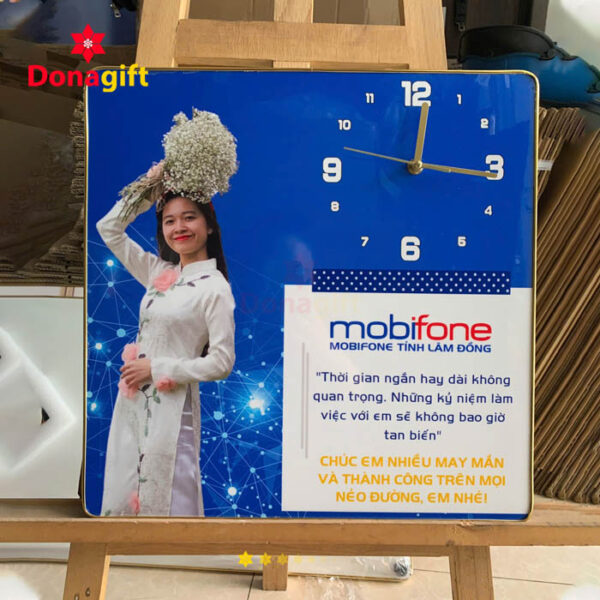 Đồng hồ tráng gương vuông Mobifone
