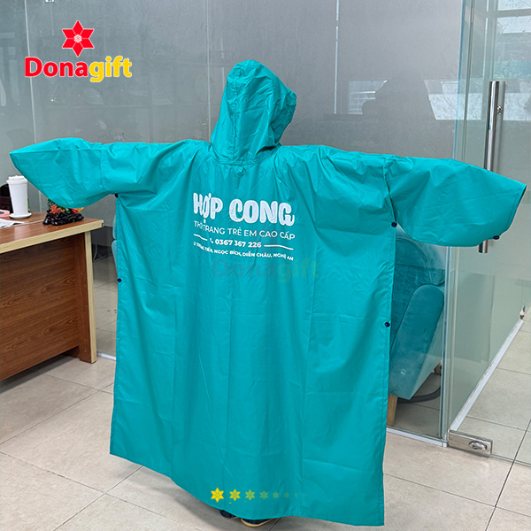 Áo Mưa Cánh Dơi Hợp Cong 13 Áo mưa cánh dơi Hợp Cong in logo sắc nét, nhận diện thương hiệu