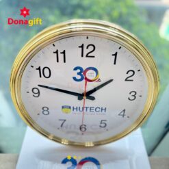 dong ho truong hoc hutech 2