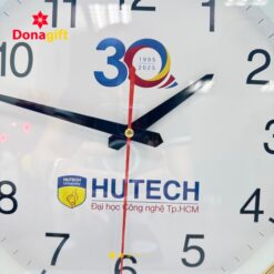 dong ho truong hoc hutech 3