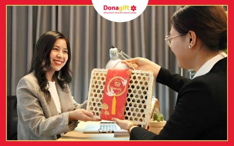 Ý Nghĩa Quà Tết Doanh Nghiệp Trong Văn Hóa Kinh Doanh