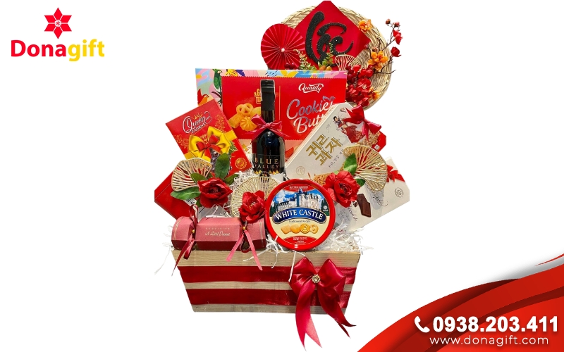 Giỏ quà Tết bánh mứt kẹo tổng hợp Giỏ quà Tết bánh mứt kẹo tổng hợp