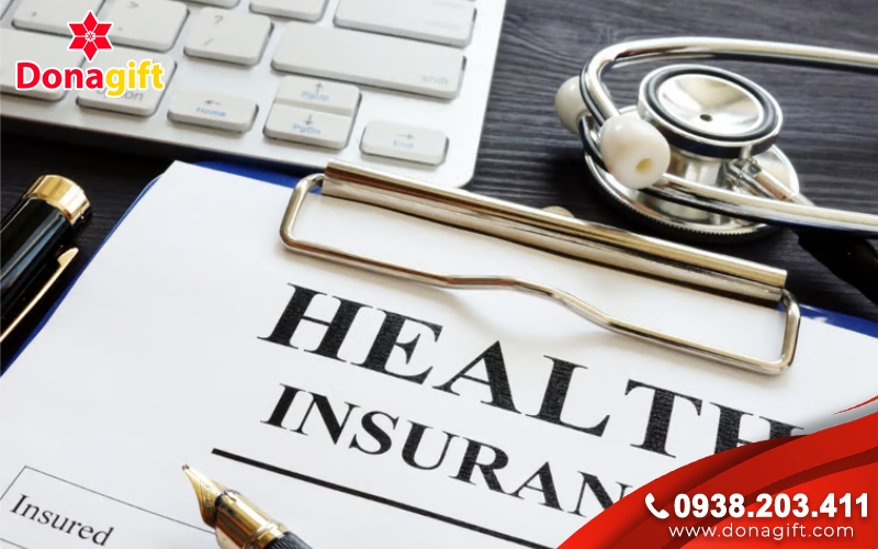 Sổ tiết kiệm hoặc bảo hiểm sức khỏe Sổ tiết kiệm hoặc bảo hiểm sức khỏe