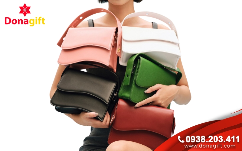 Túi xách hoặc ví da nữ  Túi xách hoặc ví da nữ