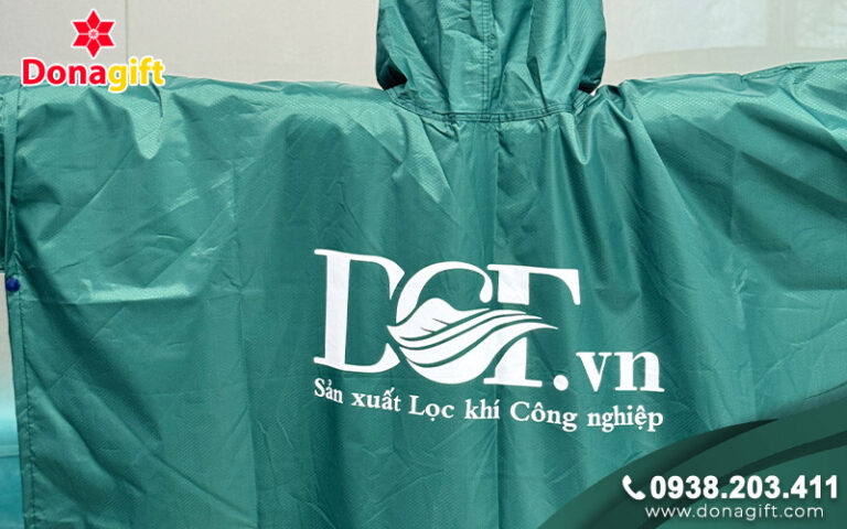 Cơ duyên hợp tác – Vì sao DCF lựa chọn áo mưa làm quà tặng thương hiệu?