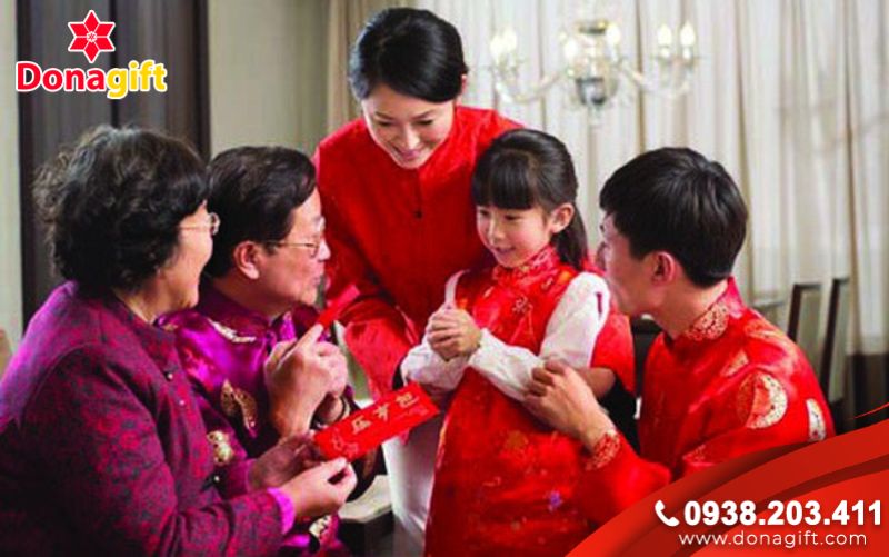 Mừng tuổi (lì xì) đầu năm và lời chúc Tết