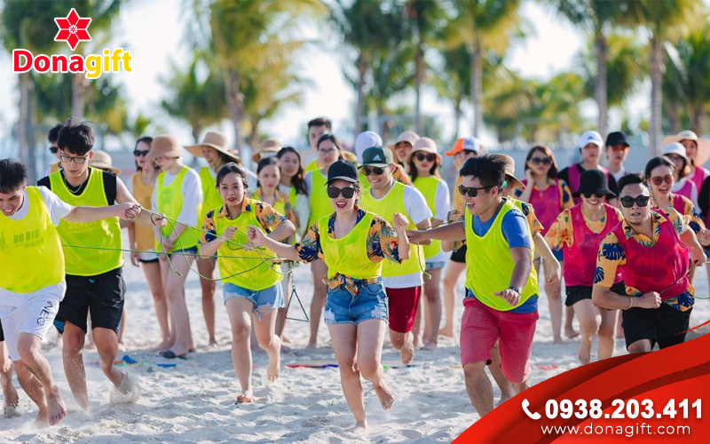 Tại sao quà tặng cho team building là "chìa khóa" gắn kết doanh nghiệp?