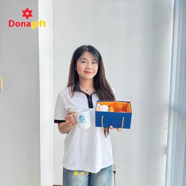 Bộ 2 cốc sứ trắng in logo Thành Lẹ 9 Bộ 2 cốc sứ trắng in logo Thành Lẹ chất liệu sứ cao cấp