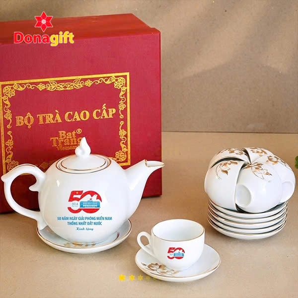 Bộ ấm chén sứ kỷ niệm 30/4 in logo doanh nghiệp chuyên nghiệp