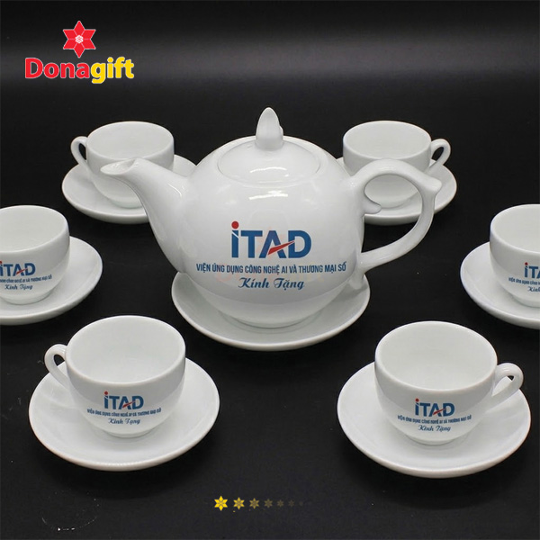 Bộ ấm chén sứ trắng in logo iTAD tại DonaGift