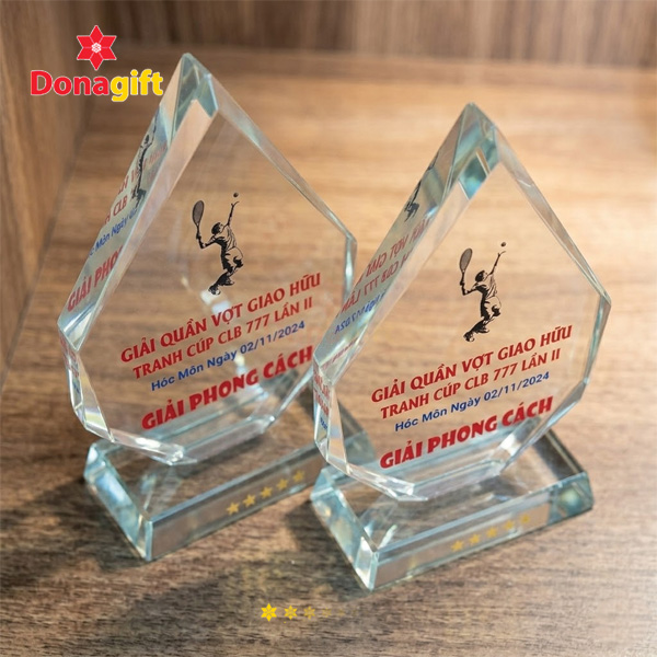 Cúp Pha Lê Giải Quần Vợt Giao Hữu CLB 777 - Giải Phong Cách 6 Cúp pha lê giải quần vợt giao hữu CLB 777 – Giải Phong Cách thiết kế sang trọng