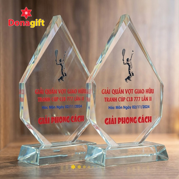 Cúp Pha Lê Giải Quần Vợt Giao Hữu CLB 777 - Giải Phong Cách 7 Mẫu cúp pha lê quần vợt CLB 777 – Giải Phong Cách cao cấp cho giải tennis