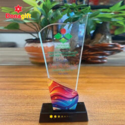 Cúp pha lê New Hope Đế Sao khắc nội dung vinh danh doanh nghiệp