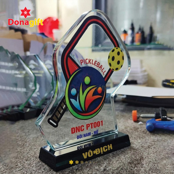 Mẫu cúp vô địch Pickleball DNC PT001 dành cho đội nam nữ đạt giải nhất