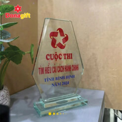 Cúp pha lê khen thưởng cải cách hành chính Bình Định