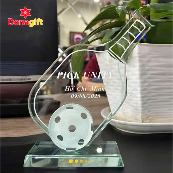 Cúp pha lê Pickleball đẹp dành cho giải đấu thể thao chuyên nghiệp