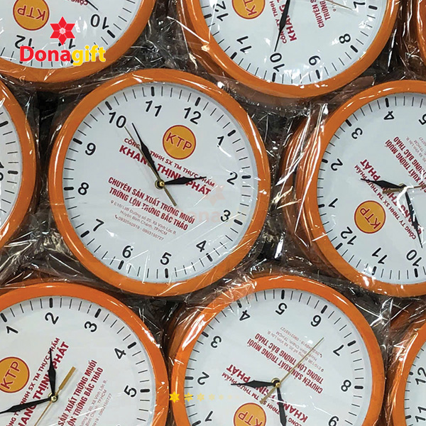 Đồng hồ treo tường Khang Thịnh Phát (KTP) 8 Đồng hồ treo tường Khang Thịnh Phát – Mặt số in thương hiệu nổi bật