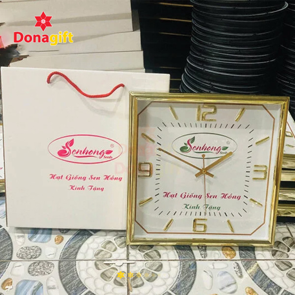 Đồng hồ treo tường vuông Senhong – Hạt Giống Sen Hồng quà tặng doanh nghiệp