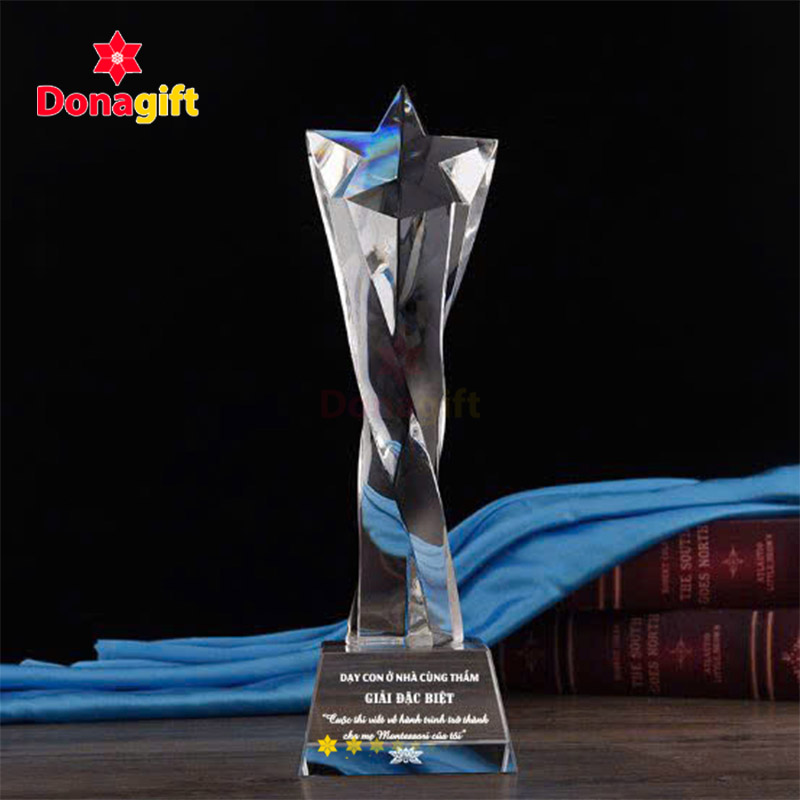 Cúp Vinh Danh Ngôi Sao Tỏa Sáng