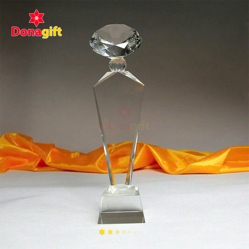 Cúp Vinh Danh Đỉnh Kim Cương