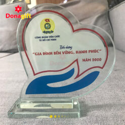 Kỷ niệm chương pha lê hình trái tim - Gia đình bền vững, hạnh phúc