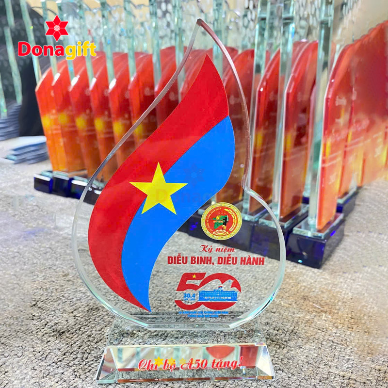 Kỷ niệm chương hình ngọn lửa