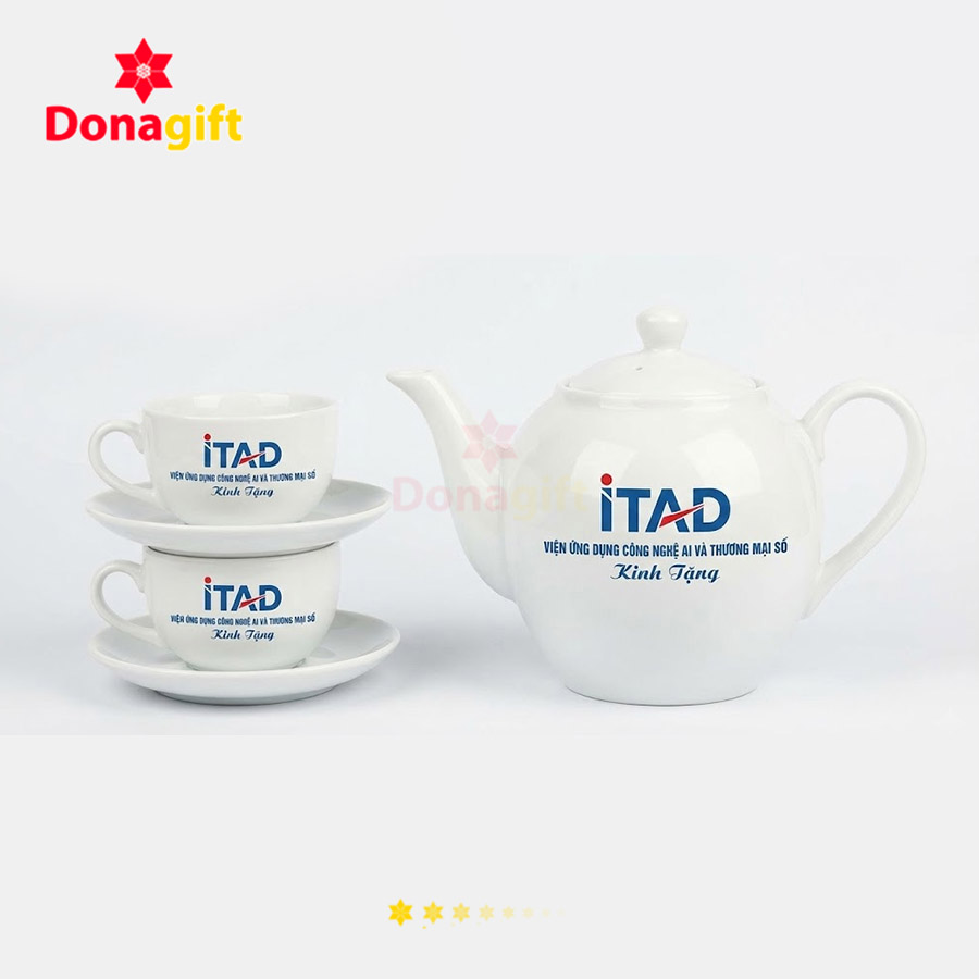 Bộ ấm chén sứ trắng in logo iTAD – Quà tặng doanh nghiệp
