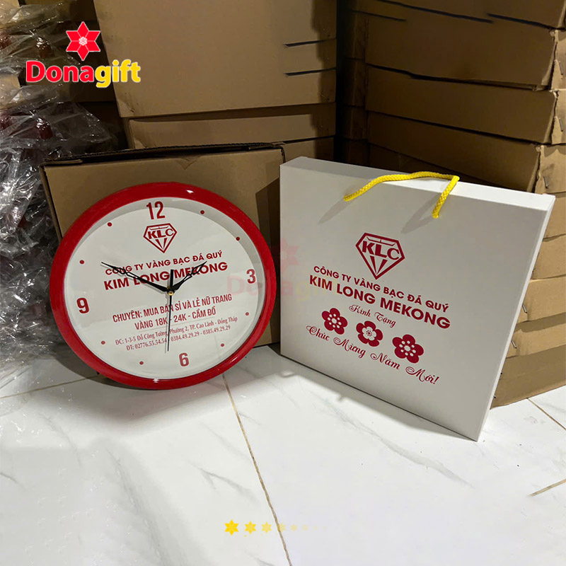 Đồng hồ treo tường in logo Công ty Vàng Bạc Đá Quý Kim Long Mekong