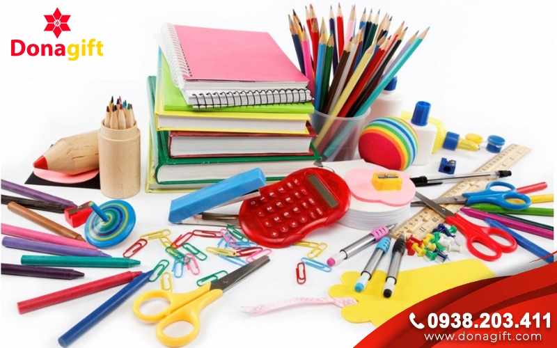 Bộ dụng cụ học tập có thiết kế tiện lợi, giúp sắp xếp đồ dùng gọn gàng và dễ tìm kiếm.