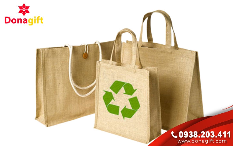 Túi vải thân thiện môi trường là lựa chọn thay thế hiệu quả cho túi nhựa dùng một lần.