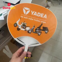 Quạt cầm tay quảng cáo cửa hàng xe máy điện thực tế