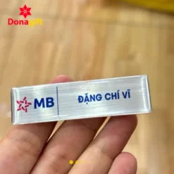 Bảng tên nhân viên MB Bank bằng kim loại cao cấp